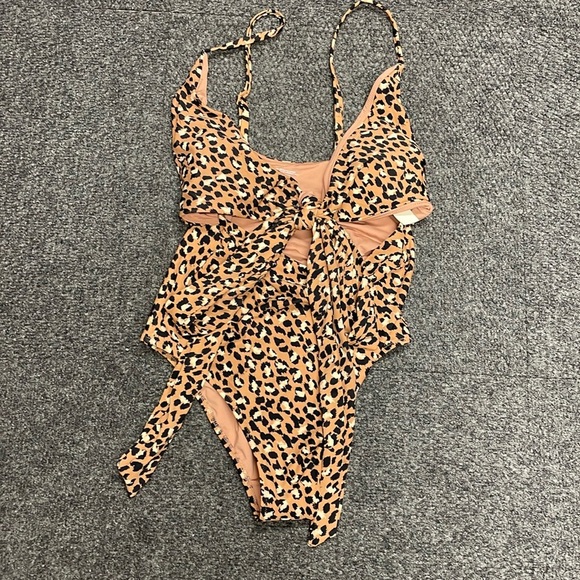 aerie Other - aerie Medium Tall Leopard One Piece Swimsuit NWT Peek a boo Strappy Long